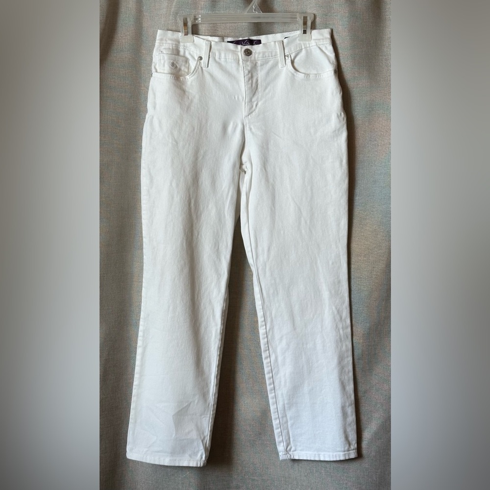 Gloria Vanderbilt•high-rise jeans•size 8•cotton blend•straight leg•white•Amanda